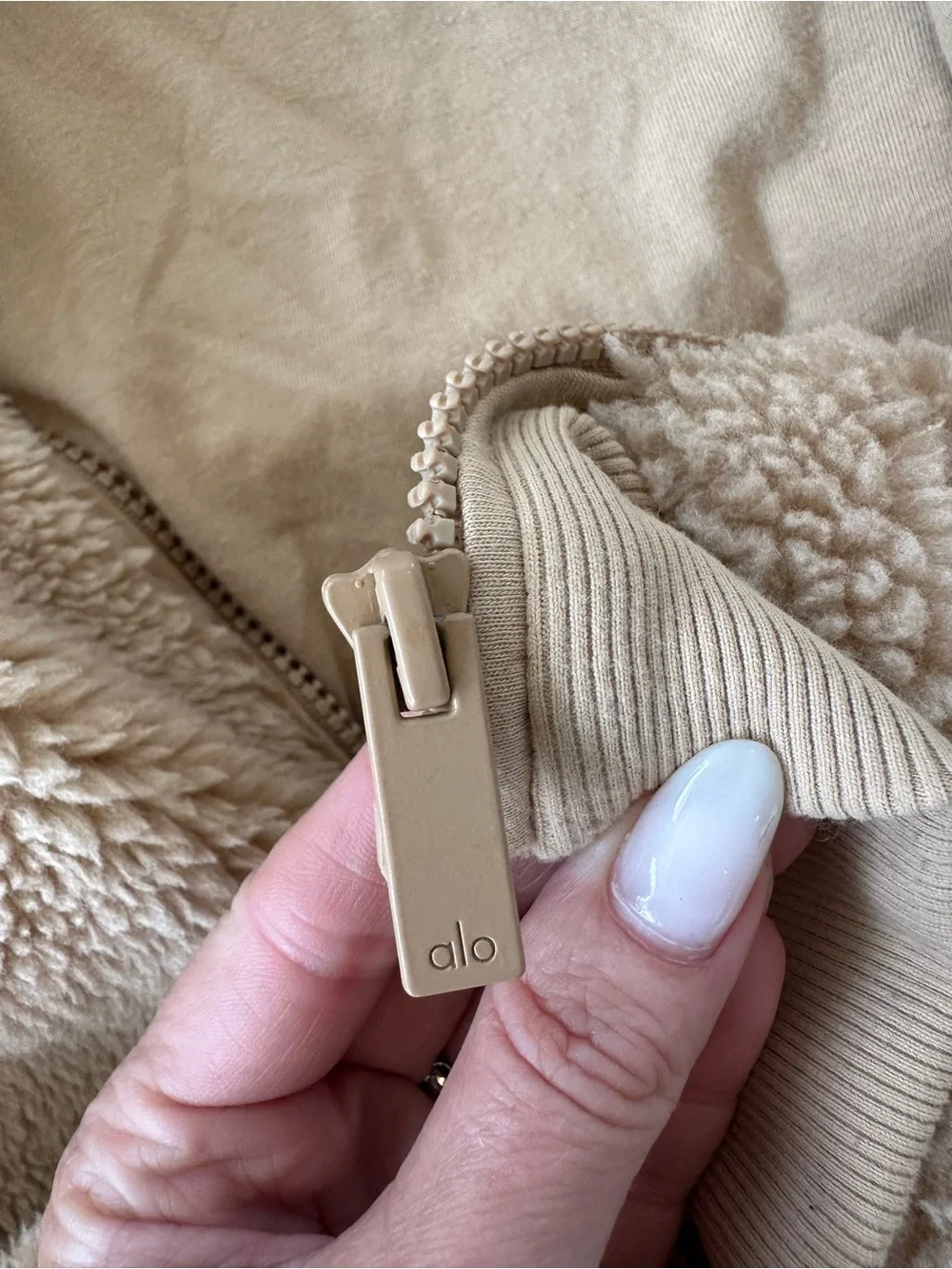 Alo Yoga Foxy Sherpa Jacket in Camel